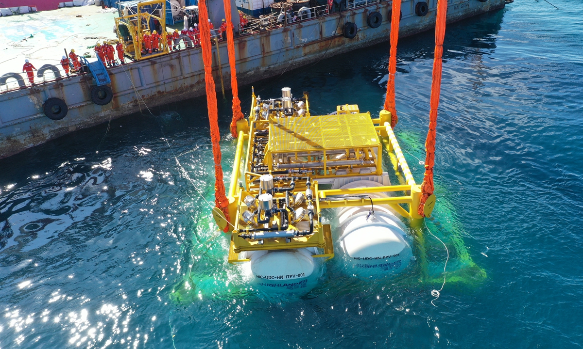 A data server cabin of the Undersea Data Center is lowered into the sea. Photo: Courtesy of the Undersea Data Center