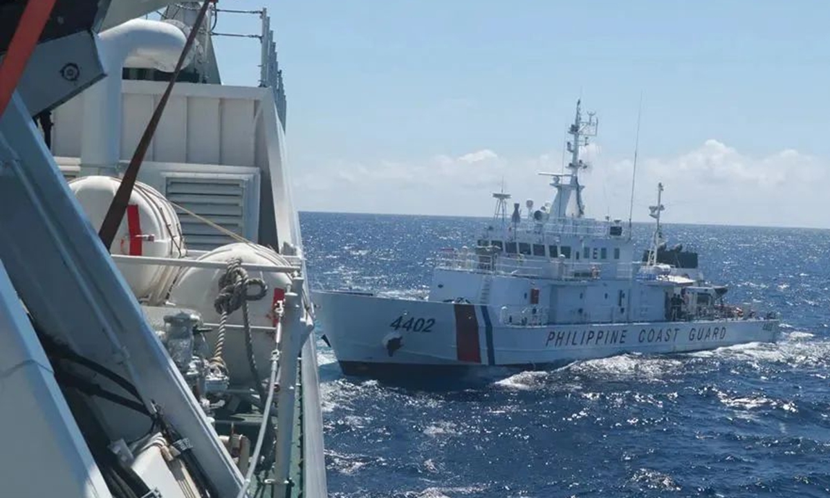 A Guarda Costeira da China afasta embarcações filipinas que invadiram as águas das Ilhas Nansha da China