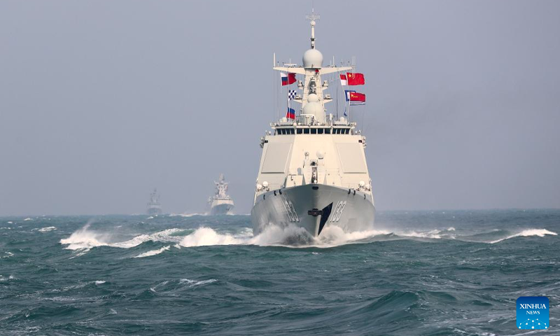 Des navires de guerre de la marine chinoise participent à un exercice naval conjoint, Joint Sea 2022, en mer de Chine orientale le 21 décembre 2022. Le 21 décembre, les marines chinoise et russe ont donné le coup d’envoi d’un exercice naval conjoint, Joint Sea 2022, en mer de Chine orientale. Photo : Xinhua