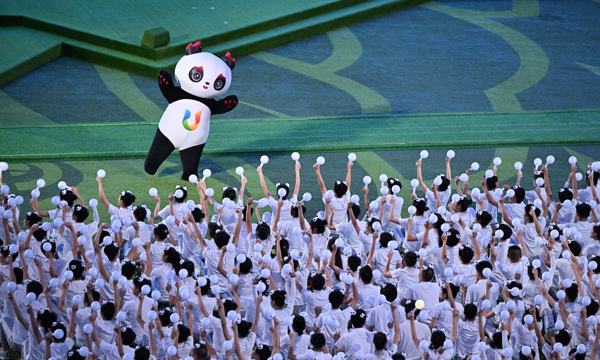 Rongbao, the Chengdu FISU World University Games mascot, appears on the stage with other performers during the closing ceremony on August 8, 2023. Photo: VCG