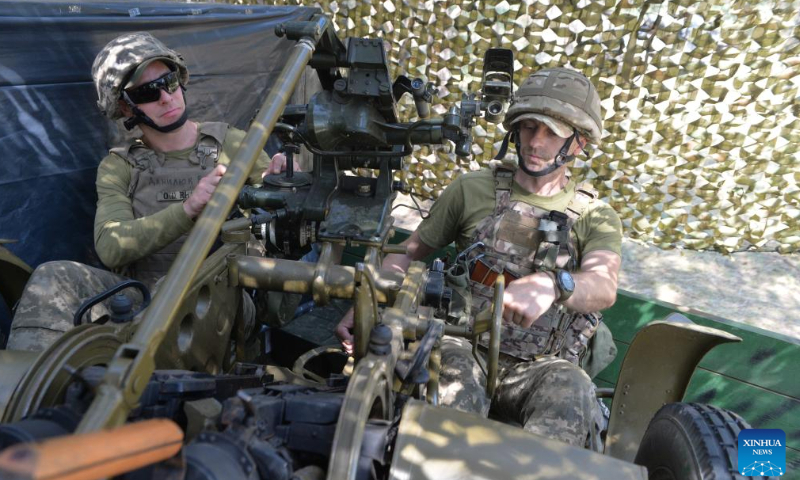 Ukrainian soldiers operate weapons in Kupyansk district, Ukraine, August 16, 2023. Photo: Xinhua