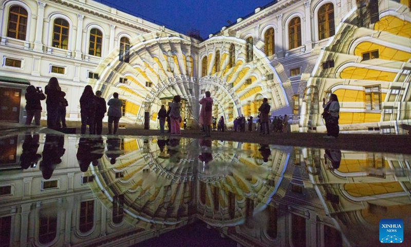 People visit a light show at the Gatchina Palace and Estate Museum near St. Petersburg, Russia, Aug. 19, 2023. The Gatchina Palace and Estate Museum hosted an international light art festival from Aug. 17 to Aug. 19, attracting multimedia professionals from various countries to demonstrate their artworks. Photo: Xinhua
