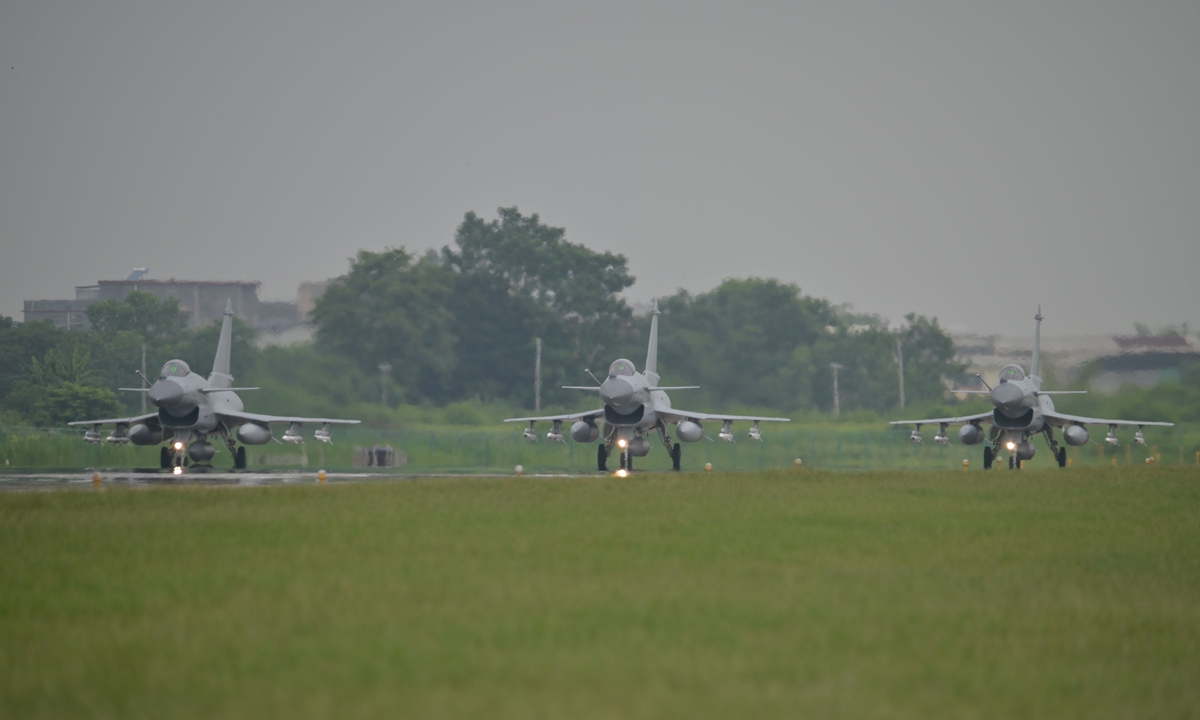 J-10C fighter jets ready to take off from an airport on Saturday during the military drill conducted by the PLA Eastern Theater Command. Photo: 81.cn