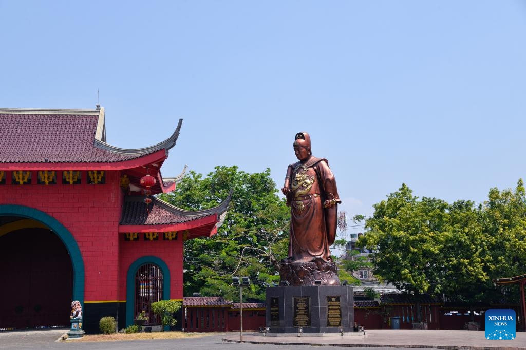 This photo taken on Aug. 29, 2023 shows a statue of Chinese Ming Dynasty navigator Zheng He at Sam Poo Kong in Semarang, Central Java, Indonesia.(Photo: Xinhua)