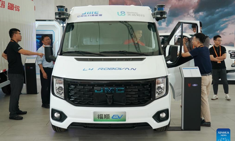 Visitors view an L4-level auto-pilot truck at the environmental services exhibition of the 2023 China International Fair for Trade in Services (CIFTIS) in Beijing, capital of China, Sept. 2, 2023. Themed Opening-up leads development, cooperation delivers the future, the 2023 CIFTIS is being held in Beijing from Sept. 2 to 6 and features over 200 varied events, including forums, negotiations, and summits.(Photo: Xinhua)