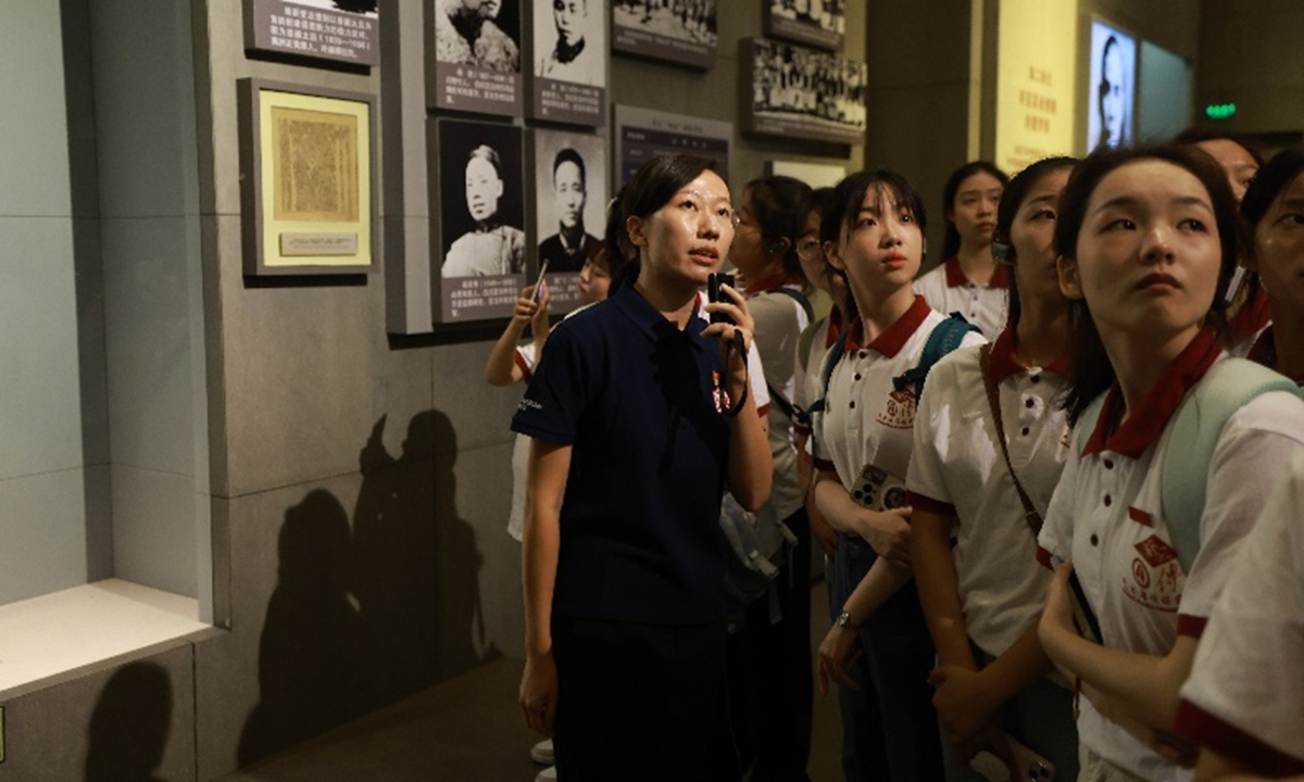 Art and media freshmen explore the National Museum of China. Photo: Courtesy of Beijing Normal University 