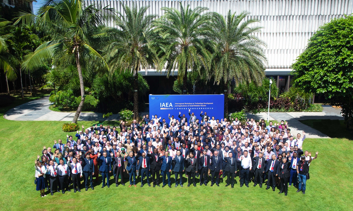 Some 200 officials and scolars from 50 regions and countries pose a picture at the Interregional Workshop on Technology Development and Applications of Small Modular Reactors on September 4, 2023, in Sanya, South China's Hainan Province. Photo: CNNC