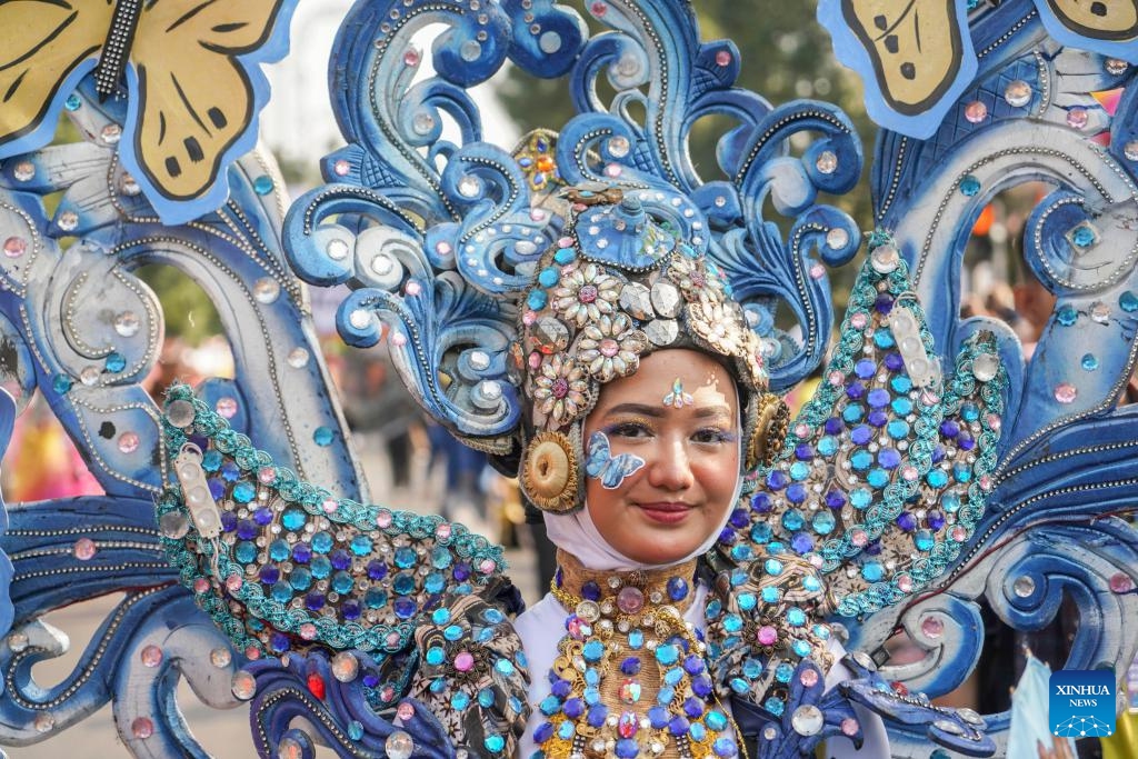 A performer participates in West Java Carnival in Bandung, West Java, Indonesia on Sept. 3, 2023. West Java Carnival aims to boost local tourism and cultural fusion.(Photo: Xinhua)