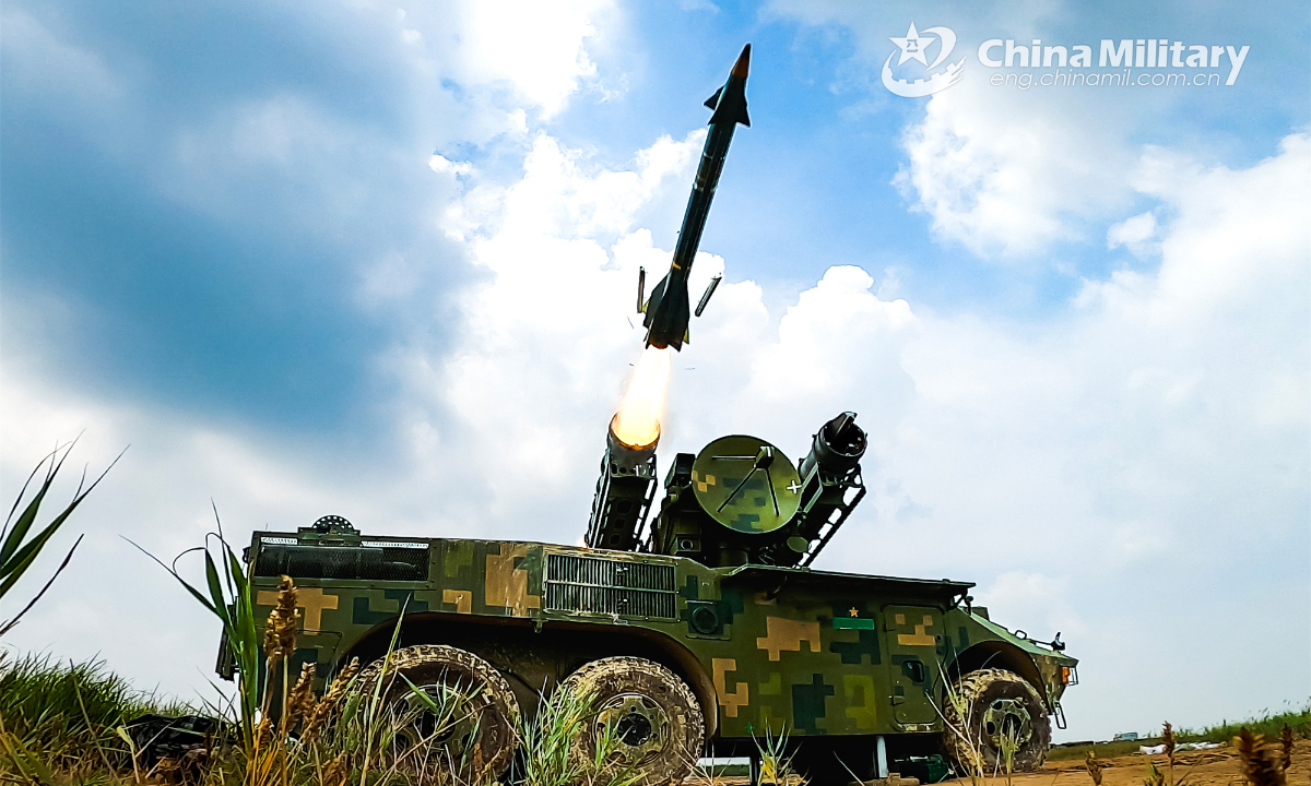 A road-mobile missile defense system attached to a brigade under the PLA 73rd Group Army launches a ground-air missile against mock target during a force-on-force live-fire training exercise. The exercise, held in recent days, verified the troops' ability to use different weapons, equipment and ammunitions. Photo:China Military