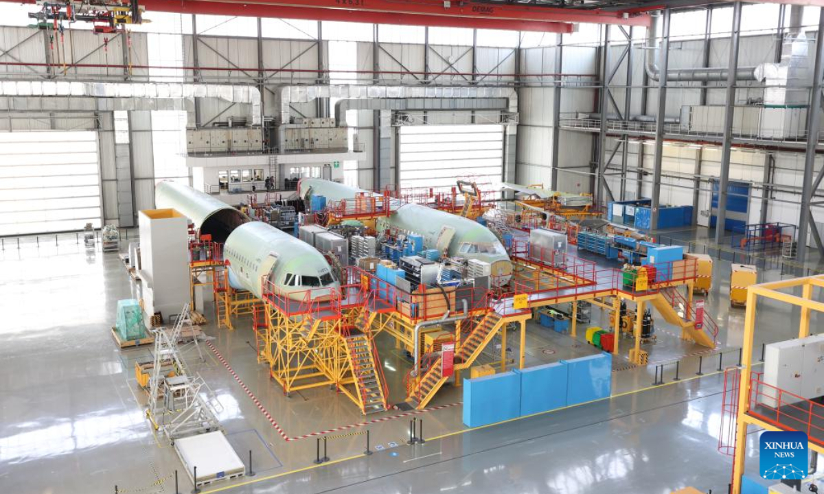 This photo taken on Nov. 9, 2022 shows a view of Airbus' final assembly line for the A320 family aircraft in north China's Tianjin. Airbus has delivered more than 630 A320 family aircraft assembled at its Final Assembly Line Asia (FALA) in north China's Tianjin Municipality over the past 15 years, according to the European aircraft manufacturer. Photo:Xinhua