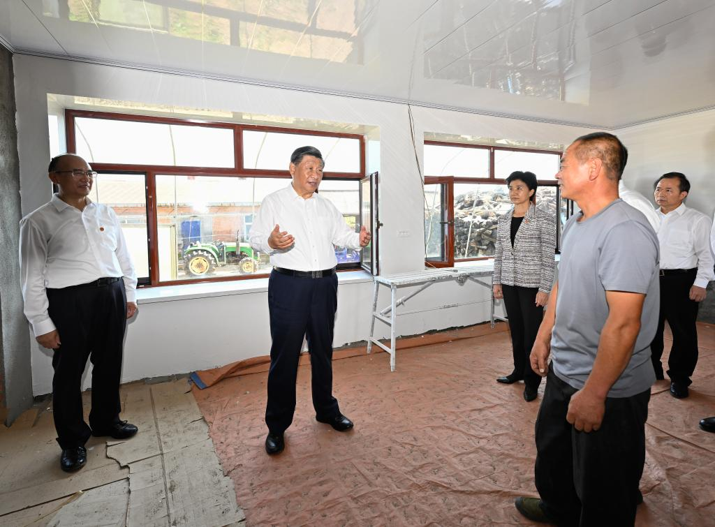 General Secretary of the Communist Party of China Central Committee Xi Jinping, also Chinese president and chairman of the Central Military Commission, visits a villager's home to learn about the losses and the supply of daily necessities in the village of Longwangmiao, Shangzhi City, northeast China's Heilongjiang Province, Sep 7, 2023. Xi on Thursday visited flood-affected villagers in the city of Shangzhi, northeast China's Heilongjiang Province. Photo:Xinhua