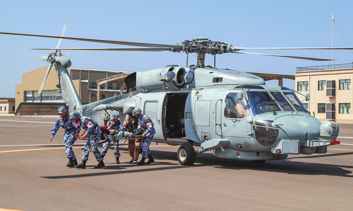 The PLA support base in Djibouti conducts a joint medical evacuation exercise with the EU 456 Task Force on December 1, 2018. Photo: Zhang Qingbao