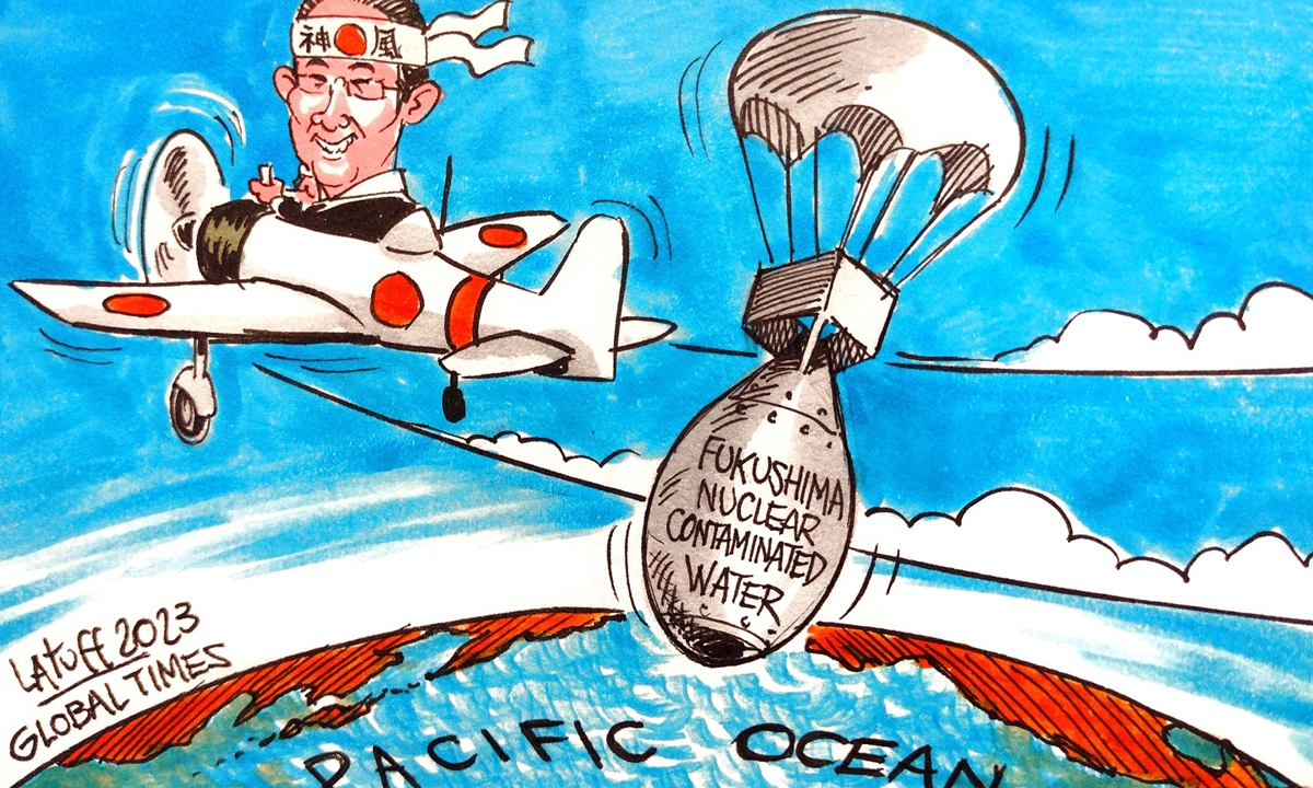 Japan drops the bomb of nuclear-contaminated water into the Pacific. Cartoon:Carlos Latuff