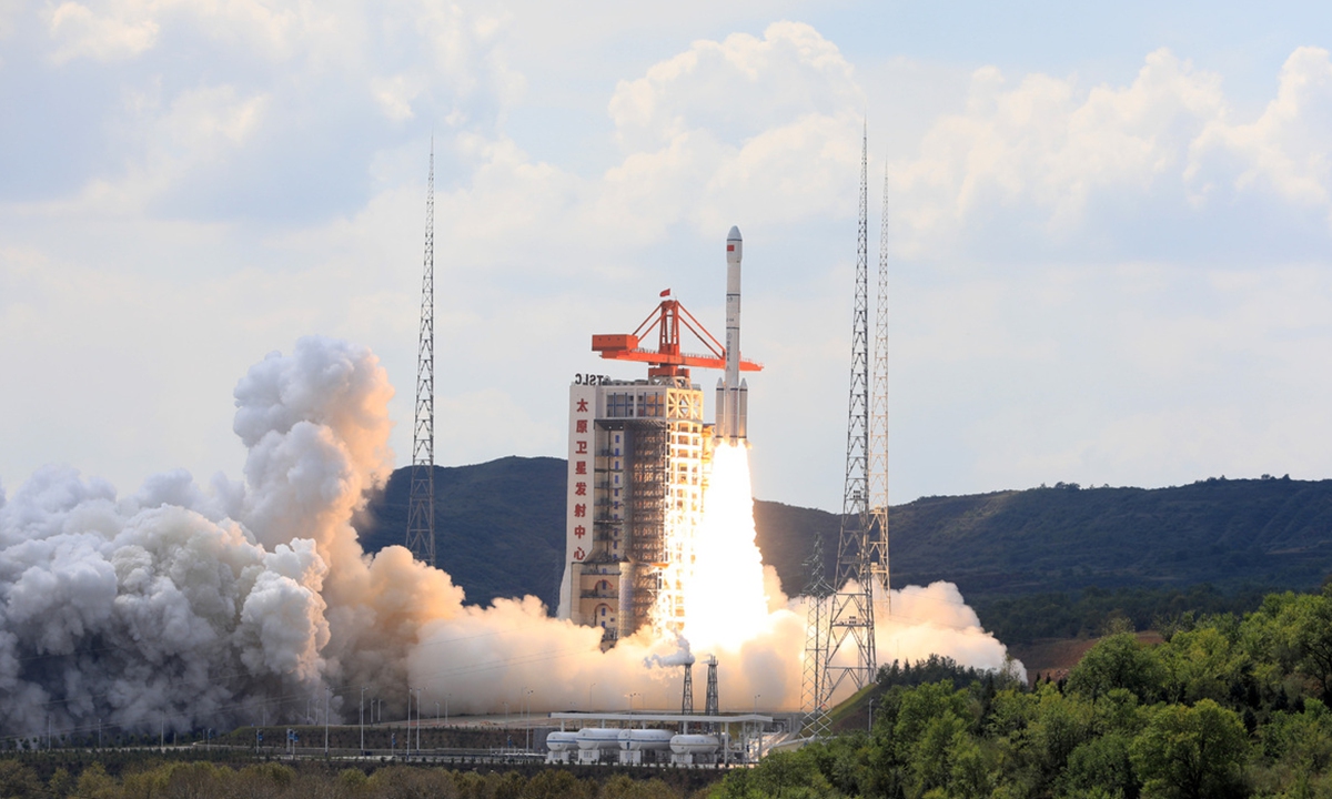 A modified version of the Long March 6 carrier rocket carrying the satellite Yaogan 40 lifts off at 12:30 pm (Beijing Time) from the Taiyuan Satellite Launch Center in North China's Shanxi province, September 10, 2023. Photo: Xinhua