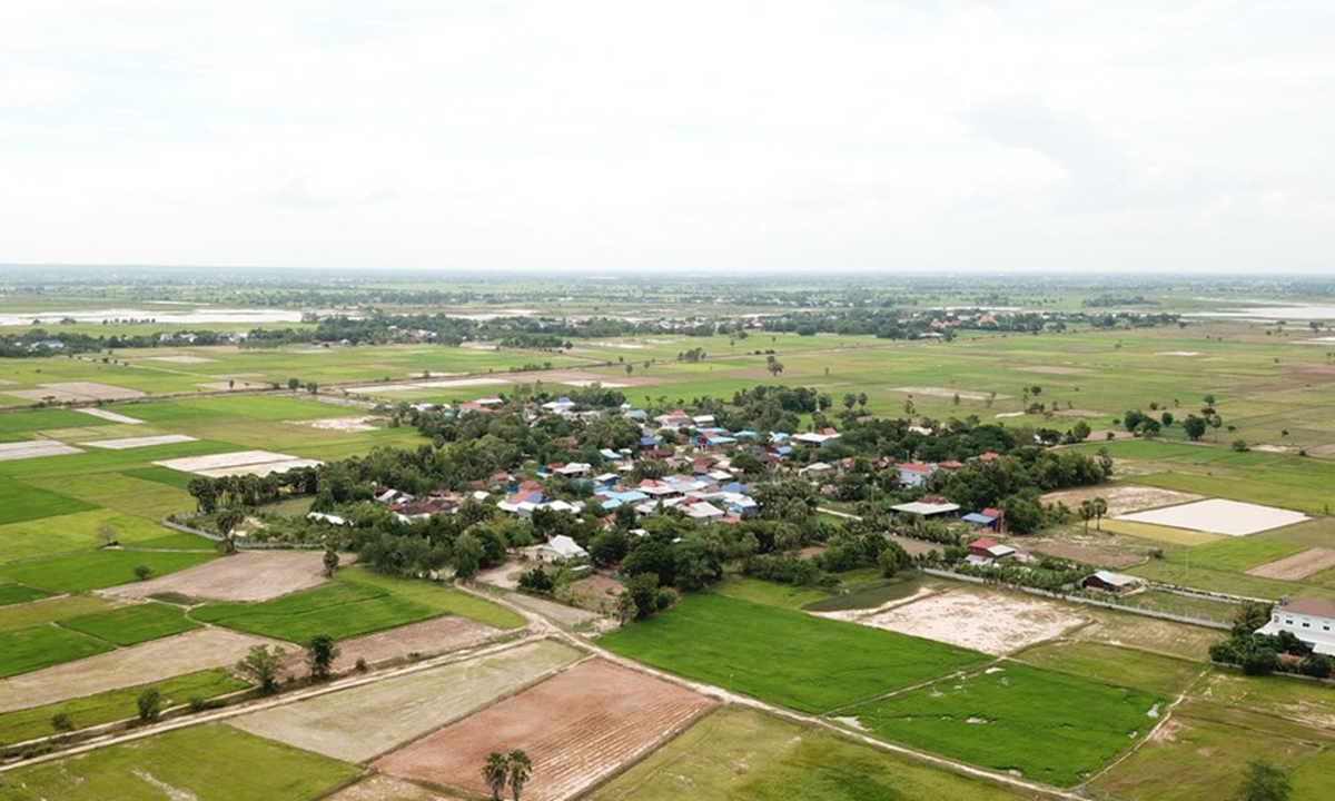 This aerial photo taken on Sept. 14, 2023 shows Tanorn village in Bati district of Takeo province, Cambodia. (Photo by Van Pov/Xinhua)

