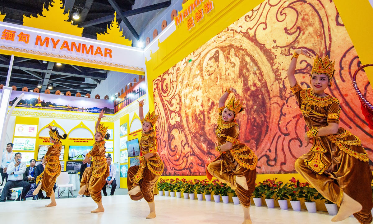 A dance troupe from Myanmar performs a traditional dance at the 20th China-ASEAN Expo on September 18, 2023. Since 2005, a total of 174 cities from China and ASEAN member countries have showcased their developments in trade, investment, technology, culture and tourism at the annual China-ASEAN Expo. Photo: Chen Tao/GT
