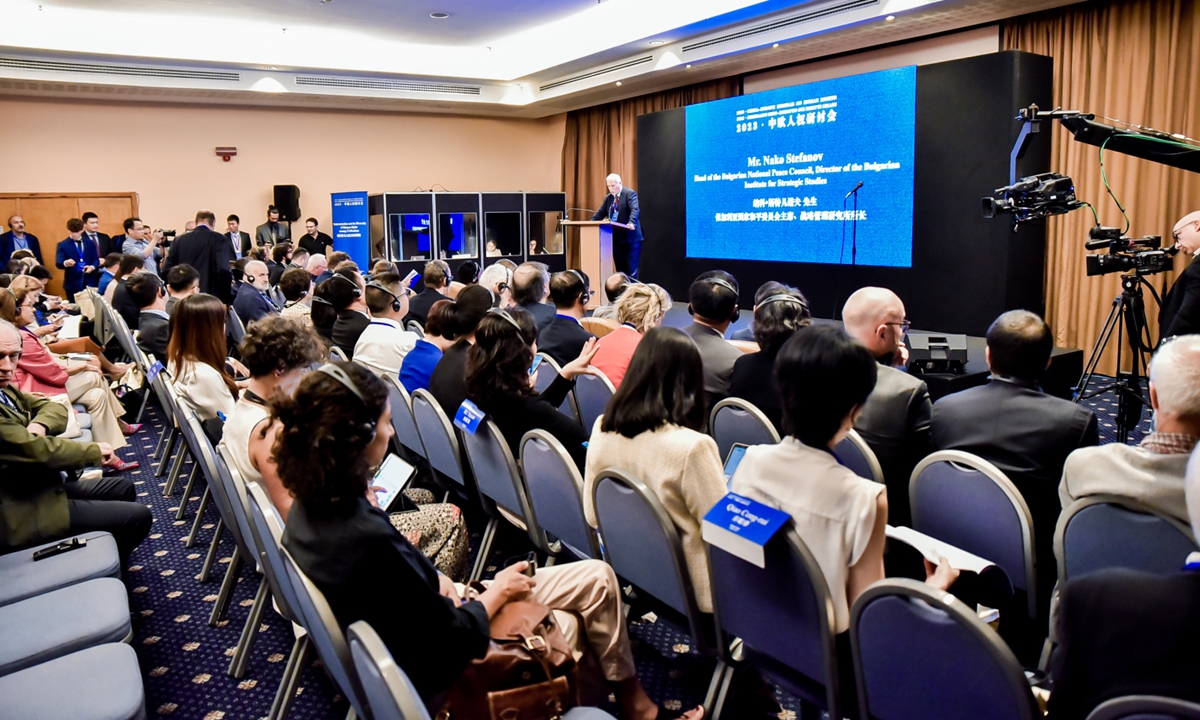 Более 140 ученых из 15 стран принимают участие в китайско-европейском семинаре по правам человека 2023 года, который состоялся в Риме 20 сентября 2023 года. Фото: предоставлено семинаром