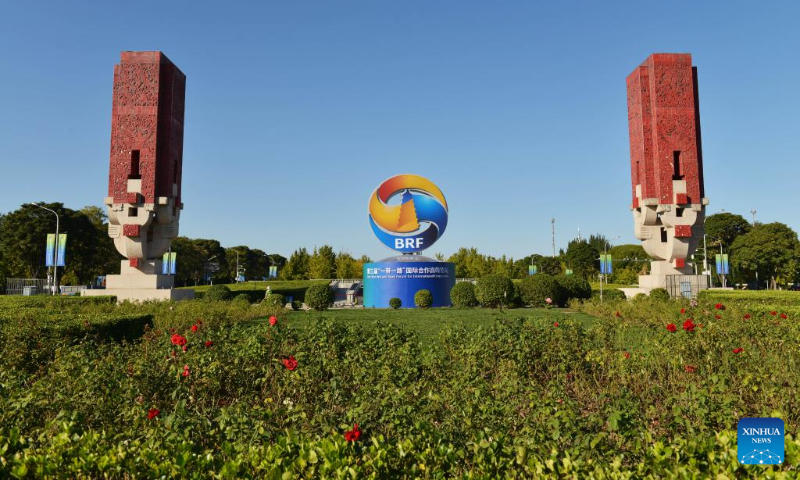 This photo taken on Oct. 14, 2023 shows a floral decoration for the third Belt and Road Forum for International Cooperation (BRF) near Beichen Road in Beijing, capital of China. The BRF will be held from Oct. 17 to 18 in Beijing. (Xinhua/Ren Chao)