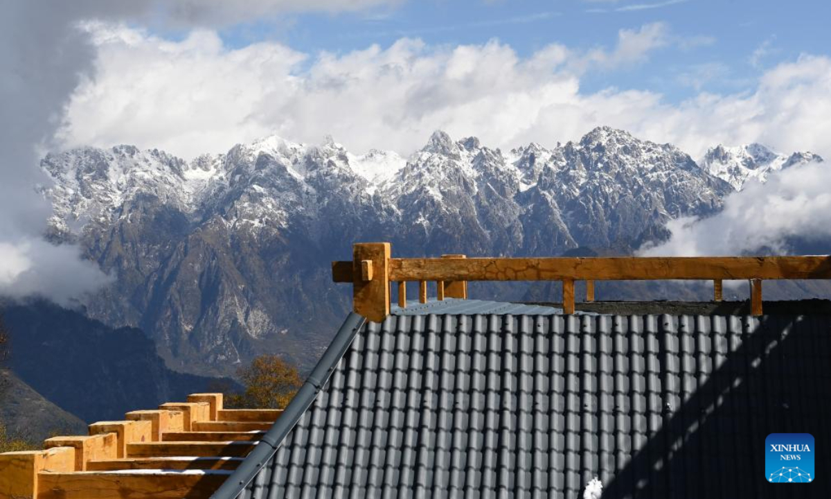 This aerial photo taken on Oct 19, 2023 shows the autumn scenery in Zhouqu County, Gannan Tibetan Autonomous Prefecture, northwest China's Gansu Province. Photo:Xinhua