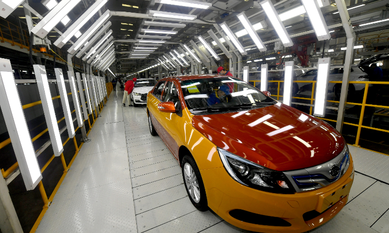 Staffers work at the auto assembly production lines of BYD Xi’an new energy industrial base in Xi’an, Northwest China’s Shaanxi Province, on February 25, 2020. Photo: Xinhua