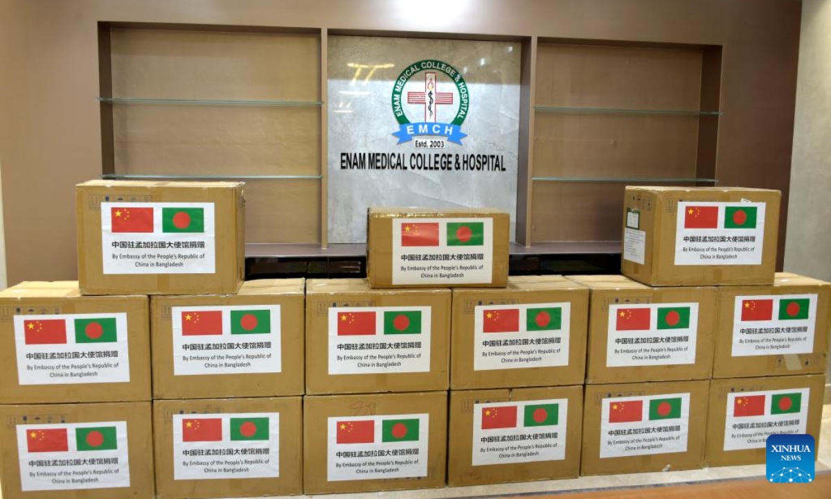 This photo taken on Oct 11, 2023 shows boxes of China-aided dengue kits at a hospital in Savar on the outskirts of Dhaka, Bangladesh. A total of 1,109 people have died of dengue fever, out of 228,779 cases reported across Bangladesh so far this year, Bangladeshi health department figures showed. Photo:Xinhua