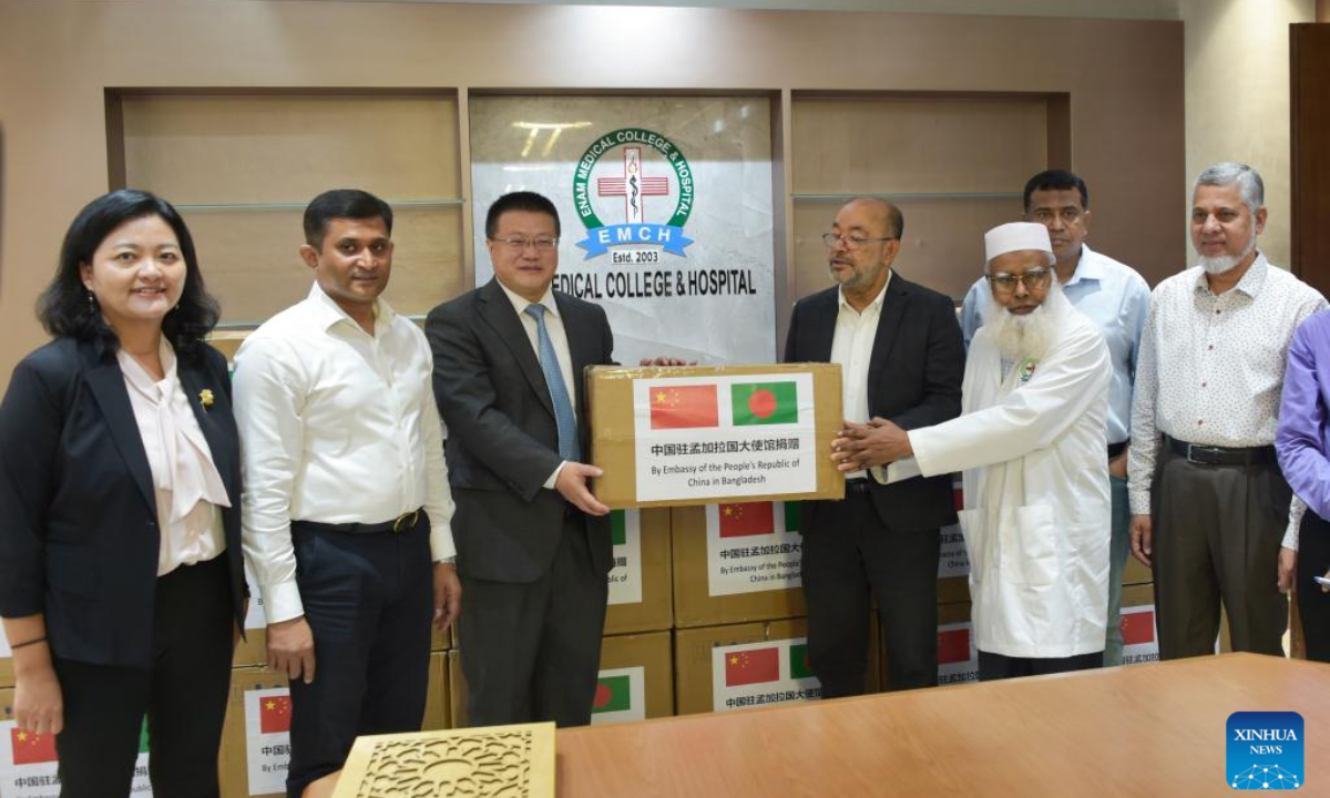 This photo taken on Oct 11, 2023 shows the donation ceremony of China-aided dengue kits at a hospital in Savar on the outskirts of Dhaka, Bangladesh. A total of 1,109 people have died of dengue fever, out of 228,779 cases reported across Bangladesh so far this year, Bangladeshi health department figures showed. Photo:Xinhua