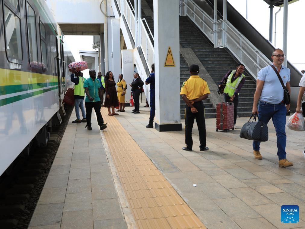 Passengers are pictured at the Idu Railway Station in Abuja, Nigeria, Sept. 18, 2023. The Abuja-Kaduna railway constructed by China Civil Engineering Construction Corporation (CCECC) has safely transported nearly 6.57 million passengers since it started operation in 2016. With nine stations and a design speed of 150 km per hour, the rail line covers a distance of 186.5 km.(Photo: Xinhua)
