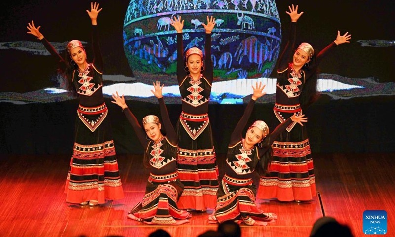 Chinese artists of an art troupe from Lincang City of southwest China's Yunnan Province perform in Capital Governorate, Kuwait, Sept. 19, 2023. The Kuwait Chinese Cultural Center held Tuesday its first show in Capital Governorate since its trial run. Chinese artists from Yunnan Province performed during the show, presenting the rich culture of ethnic minorities of Yunnan to the audience.(Photo: Xinhua)