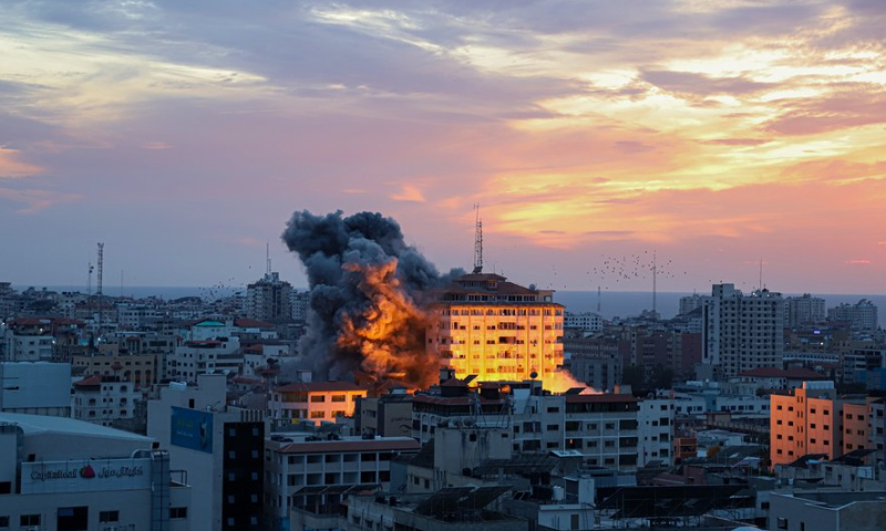 Smoke billows following an Israeli airstrike in Gaza City on October 7, 2023. Photo: Xinhua