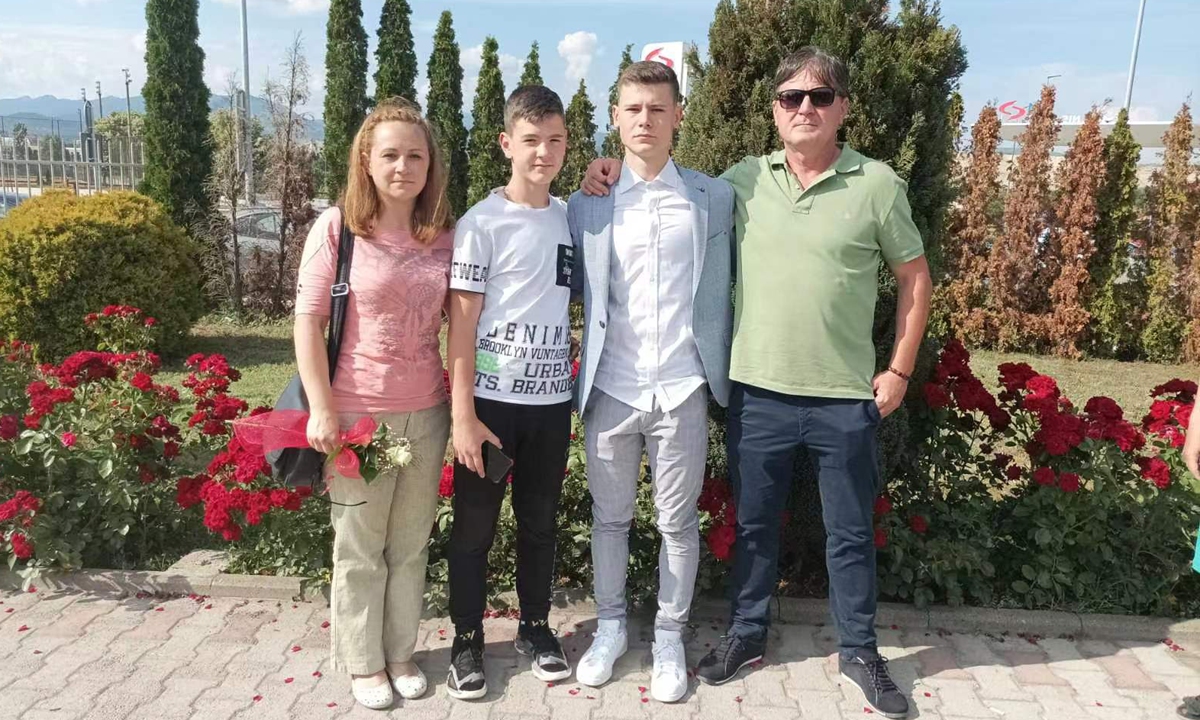 Kolega Vidoje Adamovic (right) and his family Photo: Courtesy of Adamovic