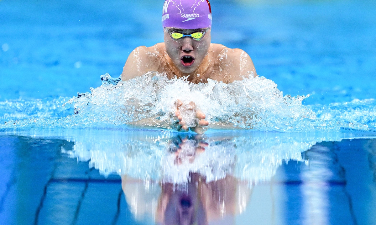 Qin Haiyang competes in the final of the men's 100 meters breaststroke at the Hangzhou 2022 Asian Games on September 25, 2023. Photo: VCG