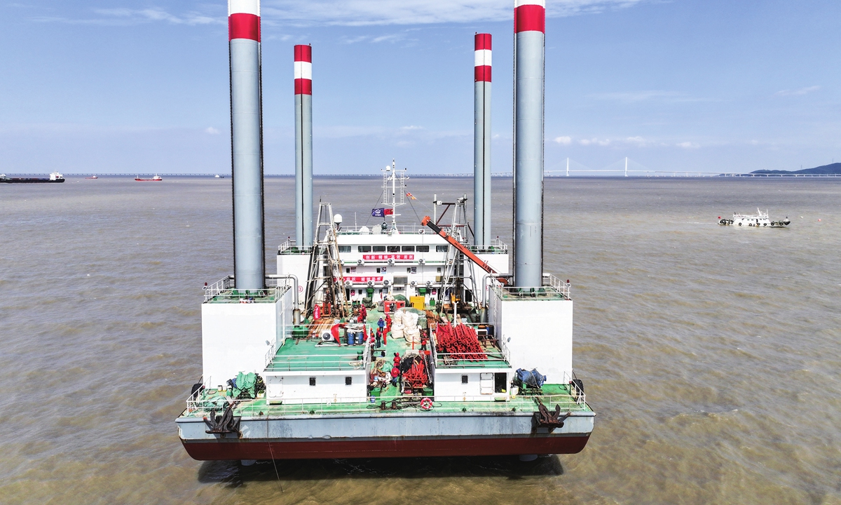 Technicians conduct testing to gather design parameters for the submarine tunnel on a platform ship in Zhoushan, East China's Zhejiang Province, on October 10, 2023. Since the offshore exploration for the tunnel began in June, it has overcome challenges, and completed 60 percent of its targeted tasks. Photo: cnsphoto