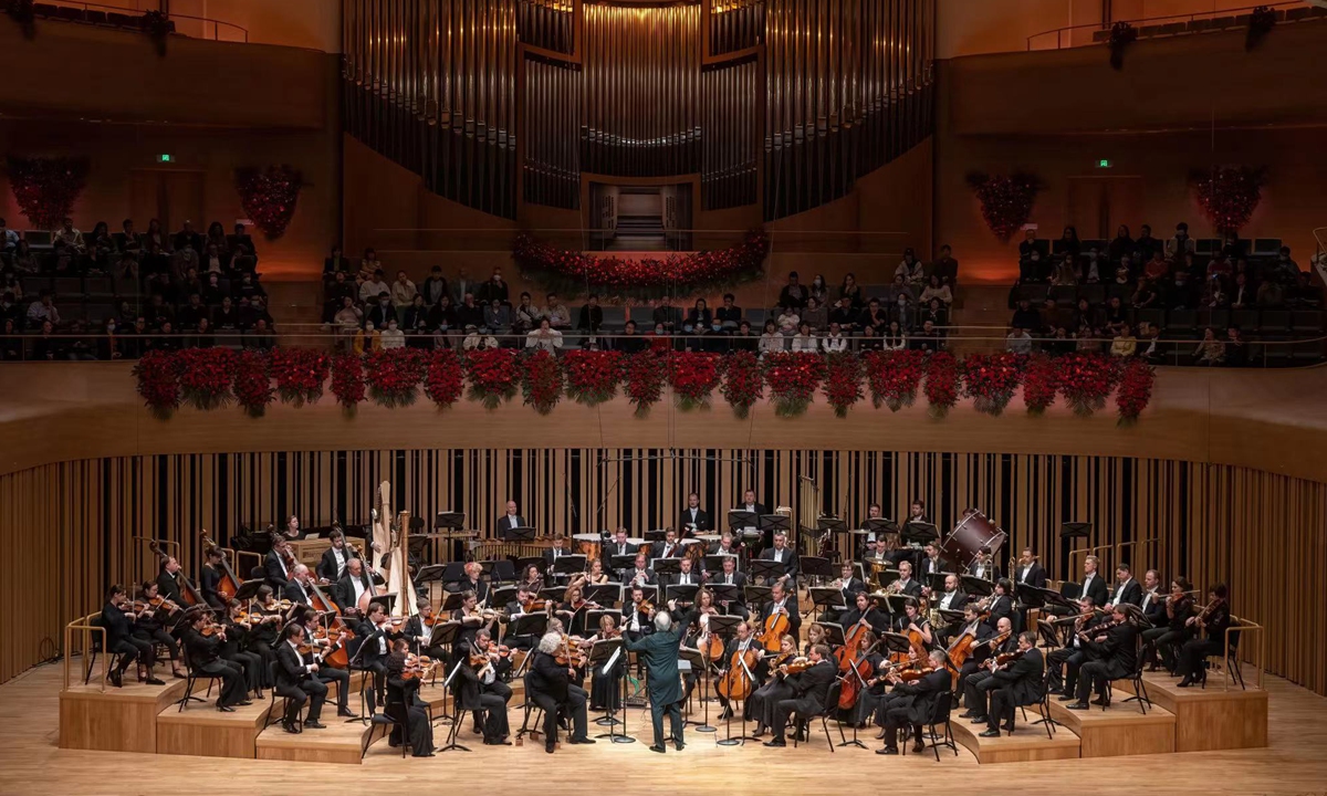 Russian conductor Valery Gergiev and the Mariinsky Theater Symphony Orchestra gave a performance at the Beijing Performing Arts Centre on October 26. Photos: Courtesy of Beijing Performing Arts Centre