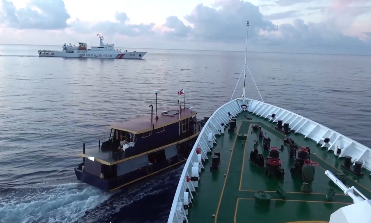 A Philippine vessel approaches a China Coast Guard vessel in a dangerous manner and leads to a bump in waters off China’s Ren’ai Reef in the Nansha Islands in the South China Sea on October 22, 2023. Photo: Screenshot from a video released by China Coast Guard