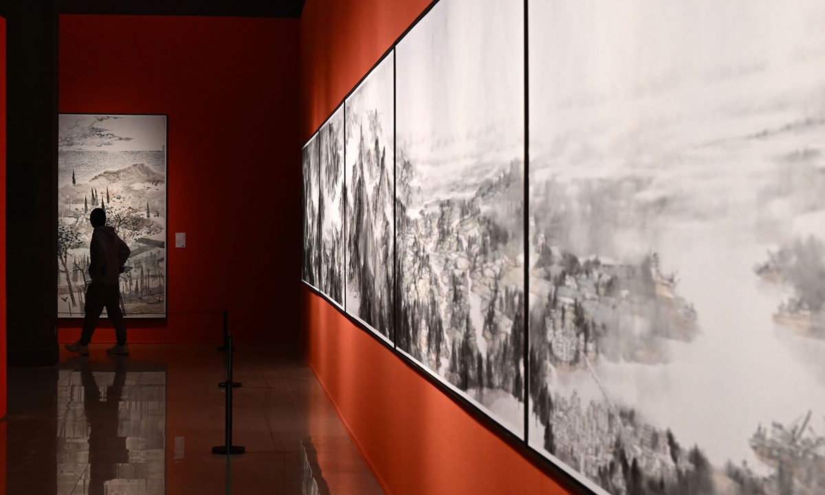 Culture Beat: ‘Grand Beauty of Xiaoxiang’ at National Art Museum of China