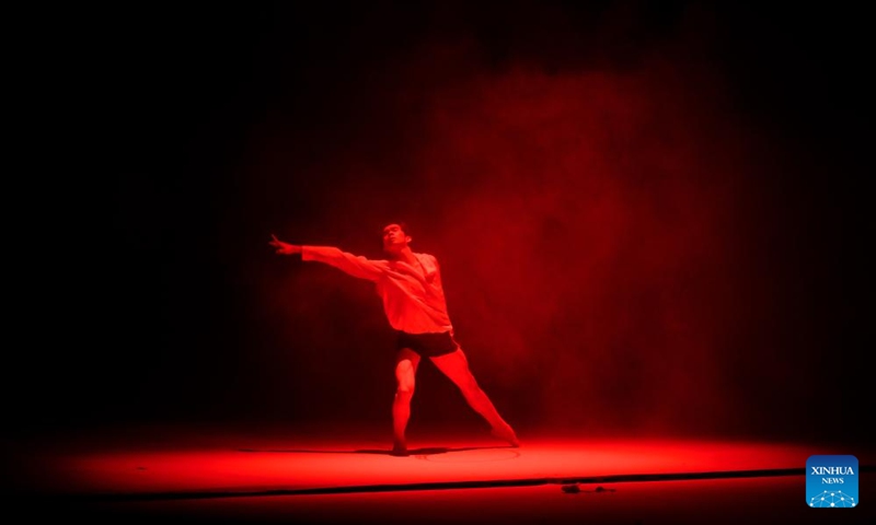 A dancer from China's Beijing Dance Theater is pictured while performing the dance drama Three Poems at the Palacio de Bellas Artes in Mexico City, Mexico, Oct. 24, 2023. (Photo: Xinhua)