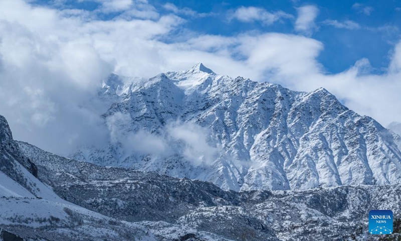This photo taken on Oct. 27, 2023 shows the snow mountain in Banbar County of Qamdo, southwest China's Tibet Autonomous Region. (Photo: Xinhua)