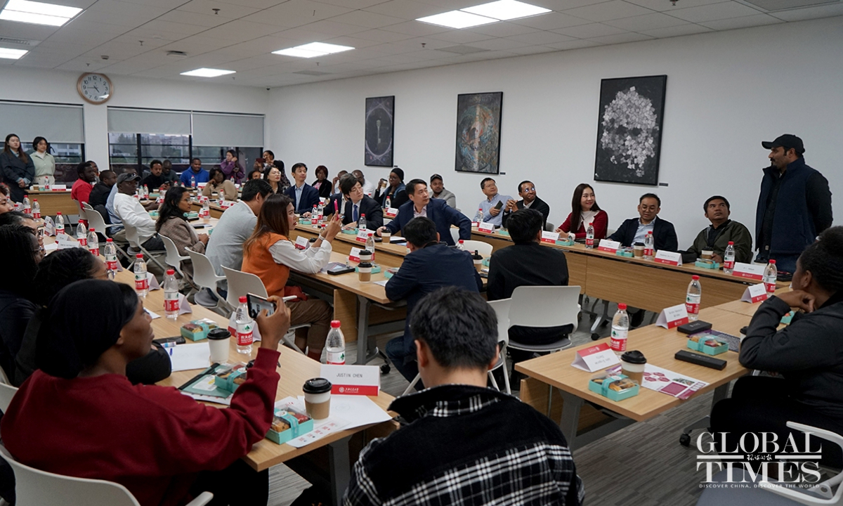 International journalists visit the Shanghai Jiao Tong University on November 8, 2023. (Photo: Chen Xia/GT)