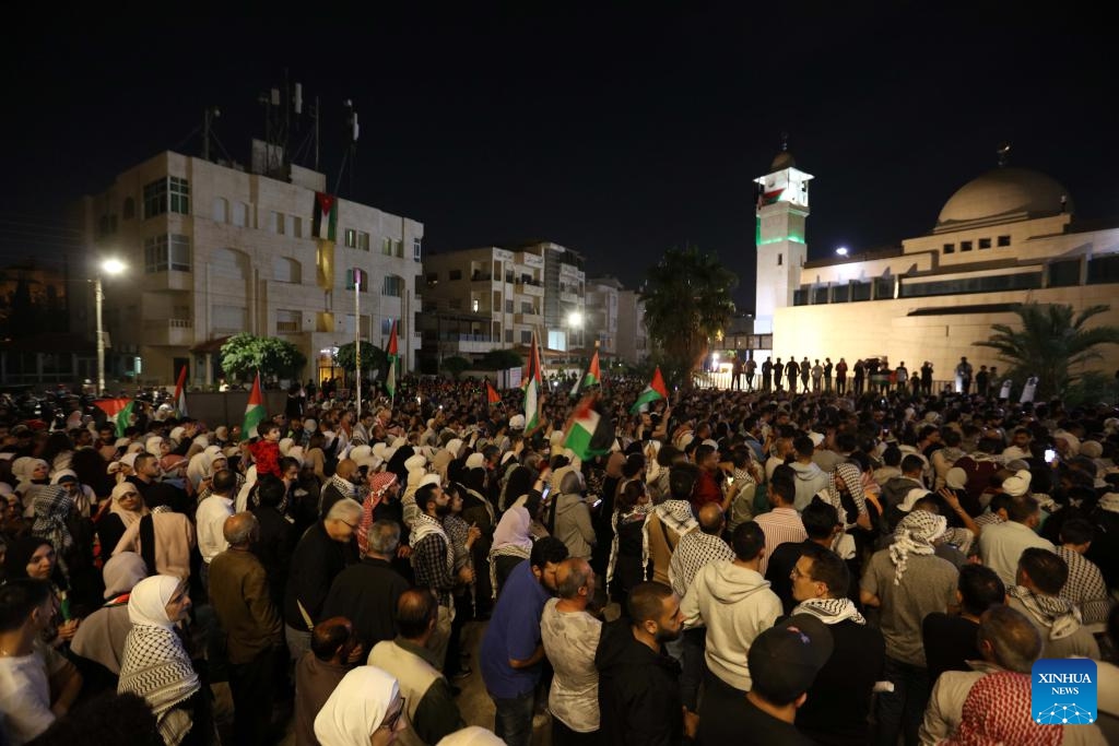 People take part in a rally to express their support for the Palestinians in Amman, Jordan, on Oct. 31, 2023.(Photo: Xinhua)