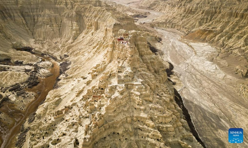 This aerial photo taken on Nov. 3, 2023 shows the scenery of the ruins of the Guge Kingdom in Zanda County of Ngari Prefecture, southwest China's Tibet Autonomous Region. The ancient Guge Kingdom was probably founded in the 10th century but it was abandoned by the end of the 17th century. Only the mud-and-rock structures remained, sheltering their relics and wall paintings from the elements. (Photo: Xinhua)