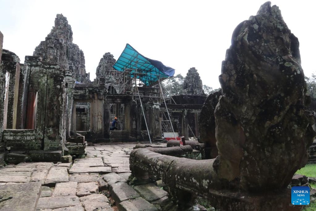 This undated photo shows the restoration site of the west door frame of the Bayon temple in Angkor Archaeological Park in Siem Reap province, Cambodia. Restoration work has been underway at the west door frame of the Bayon temple in Cambodia's famed Angkor Archaeological Park, the Apsara National Authority (ANA) said in a news release on Monday.(Photo: Xinhua)
