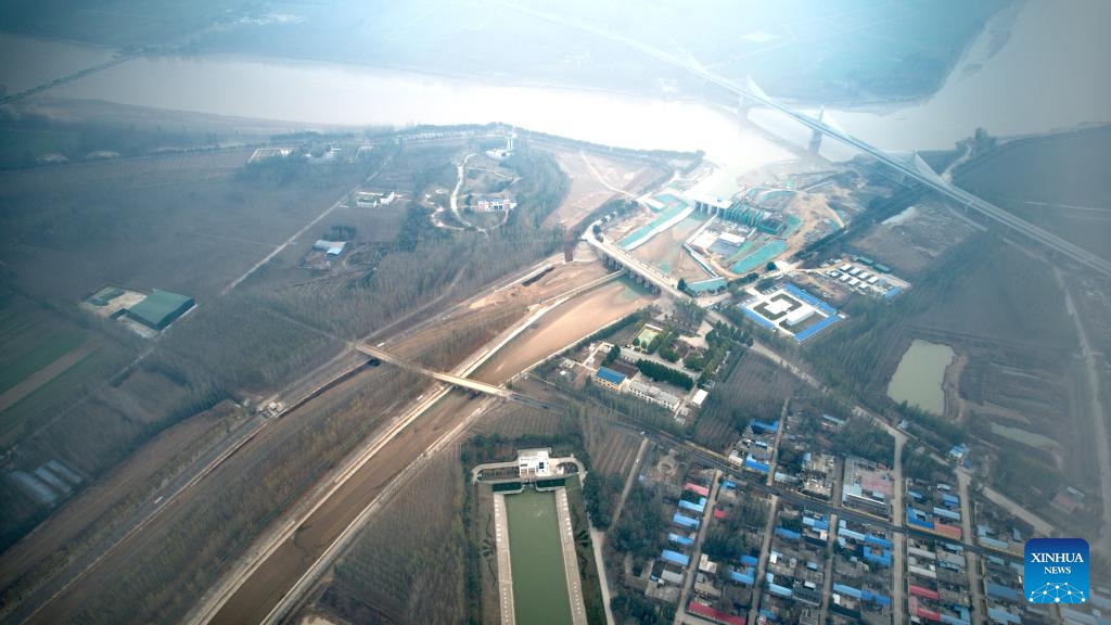 This aerial photo taken on Nov. 15, 2023 shows a project that crosses the Yellow River along the eastern route of South-to-North Water Diversion Project in Liaocheng, east China's Shandong Province. The first phase of the eastern route of China's South-to-North Water Diversion Project has benefited more than 68 million people in east China's Shandong Province in its decade-long operation, China South-to-North Water Diversion Co., Ltd. said Wednesday.(Photo: Xinhua)