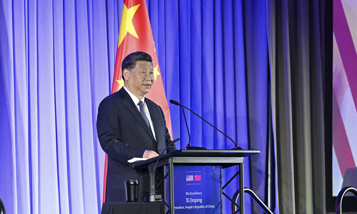 Le président chinois Xi Jinping prononce un discours lors d’un dîner de bienvenue organisé par des organisations amies aux États-Unis, dont le Conseil commercial sino-américain et le Comité national sur les relations sino-américaines, à San Francisco, heure locale, le 15 novembre 2023. Photo : Xinhua