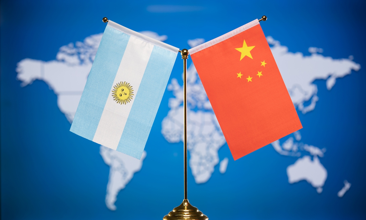 National flags of China and Argentina Photo: VCG