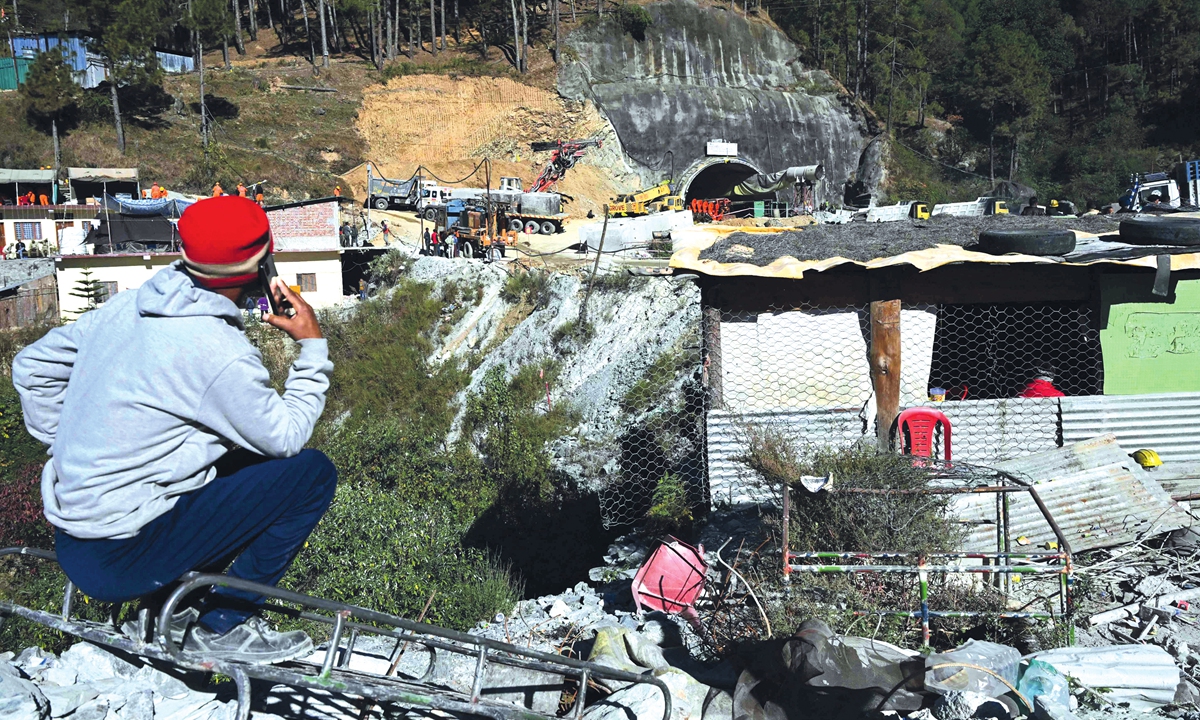 A view of the entrance of the under-construction Silkyara road tunnel on November 22, 2023, as rescue efforts continue to drill on a passageway to free 41 trapped construction workers more than 10 days after a section of the tunnel collapsed in India's Uttarakhand state. Photo: VCG
