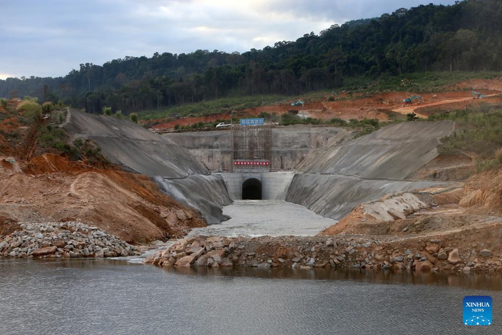 This photo taken on Nov. 30, 2023 shows the construction site of the Chinese-invested Cambodia Upper Tatay Hydropower Station in Koh Kong province, Cambodia. The project of the Chinese-invested Cambodia Upper Tatay Hydropower Station will increase the reliable source of clean energy in Cambodia, contributing further to socioeconomic development and poverty reduction, Cambodian Prime Minister Hun Manet said on Thursday.(Photo: Xinhua)