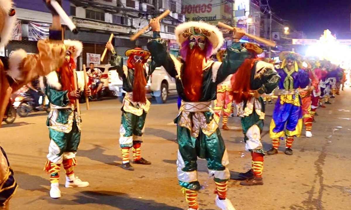 Yingge dancers perform in Thailand. Photo: Courtesy of Deng Yao