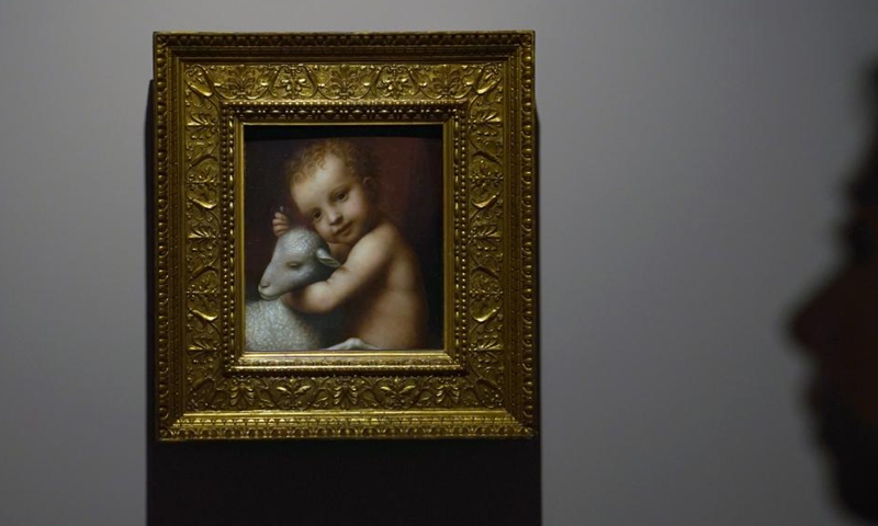 This photo taken on Dec. 9, 2023 shows an oil painting of Bernardino Luini, a disciple of Leonardo da Vinci, displayed at Shanghai Museum in Shanghai, east China. The exhibition Who is Leonardo da Vinci? Dialogue between Renaissance and Chinese Painting will open to the public on Dec. 10 and last till April 14, 2024. (Photo: Xinhua)