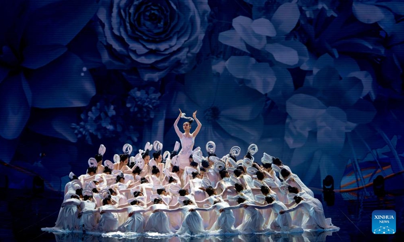 Actors perform dance during the opening ceremony of the fifth Maritime Silk Road International Arts Festival in Quanzhou, southeast China's Fujian Province, Dec. 8, 2023. The fifth Maritime Silk Road International Arts Festival kicked off Friday in Quanzhou in east China's Fujian Province, a city widely believed to be the starting point of the ancient Maritime Silk Road. (Photo: Xinhua)