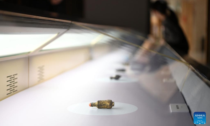 This photo taken on Dec. 10, 2023 shows snuff bottles displayed at Ningxia Museum in Yinchuan, northwest China's Ningxia Hui Autonomous Region. The exhibition features 26 snuff bottles from Ningxia Museum and 236 snuff bottles from Chongqing China Three Gorges Museum in southwest China's Chongqing. (Photo: Xinhua)
